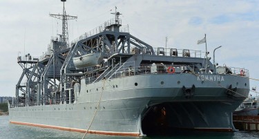 (ВИДЕО) УКРАИНЦИТЕ ОБЈАВИЈА СНИМКА: Еве како го уништија бродот Комуна на Крим