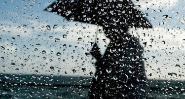 МАКЕДОНИЈА ПОД ВЛИЈАНИЕ НА ЦИКЛОН: Денес и во сабота свежо и со засилен ветер, ќе има и врнежи и грмежи