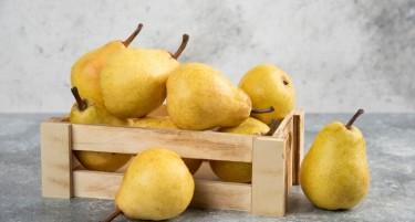 ВЕЌЕ ГИ ИМА НА ПАЗАРИТЕ, РОДОТ Е ДОБАР: Дали е ова година на крушата?