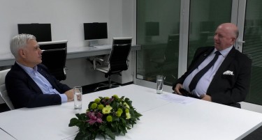 ТОНИ СТОЈАНОВСКИ ВО „БИЗНИС-КЛУБ“: „РИЗИЦИ И ПРОБЛЕМИ СЕКОГАШ ЌЕ ИМА, НО СО ОТВОРЕН ДИЈАЛОГ ТИЕ МОЖАТ ДА СЕ МЕНАЏИРААТ И ДА СЕ ПРЕТВОРАТ ВО МОЖНОСТИ ЗА ЕФЕКТИВНОСТ, ЕФИКАСНОСТ, РАСТ И РАЗВОЈ“