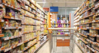 Цени во најсеверната продавница во светот, поевтино е од САД