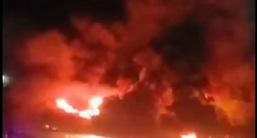 (ВИДЕО) Пожар изби на пазарот во Санкт Петербург: Има повредени