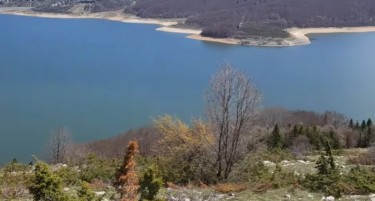 ЦУК: Мал авион падна во Мавровското Езеро, едно лице повредено